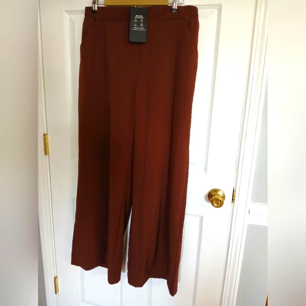 *not new with tags worn*Fabletics Wide-Leg Pants in Burnt Rust